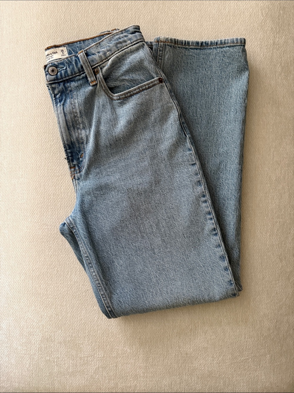 Abercrombie & Fitch The 90’s Straight Ultra High Rise Light Wash Jeans